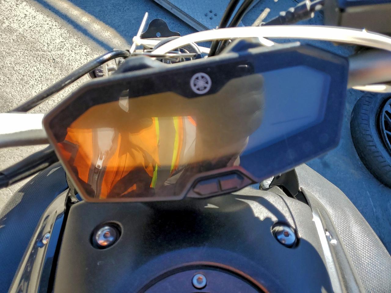 2015 Yama FZ07