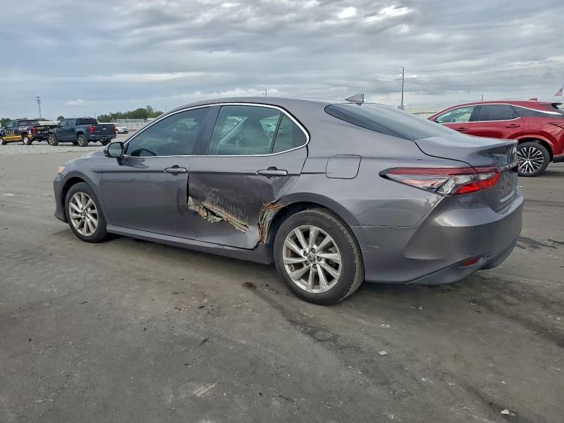 2021 Toyota Camry le
