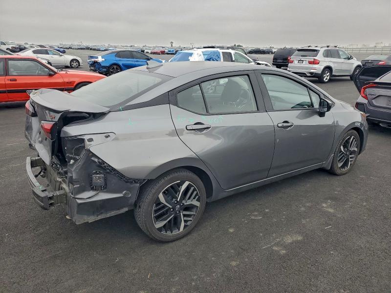 2023 Nissan Versa sr
