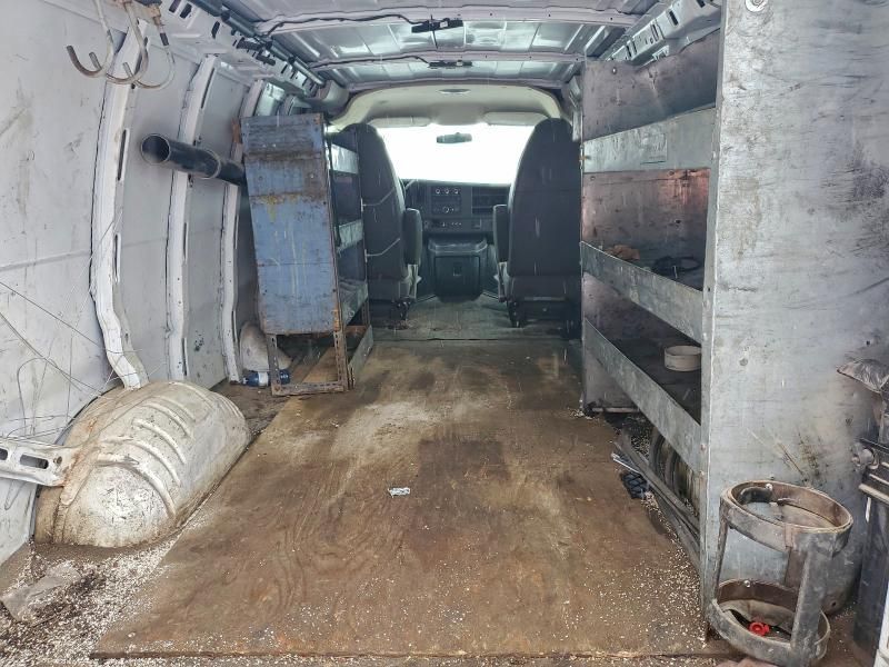 2015 Chevrolet Express G2500