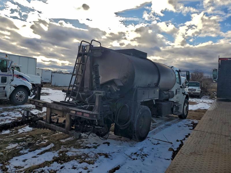 2014 Freightliner Business Class M2 oil Distributor Truck