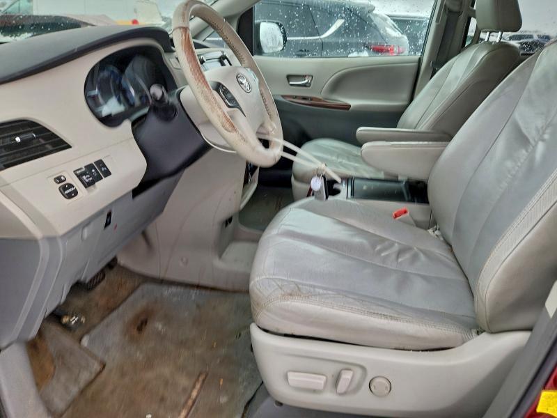 2012 Toyota Sienna xle