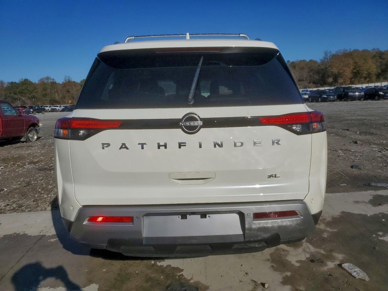 2024 Nissan Pathfinder sl