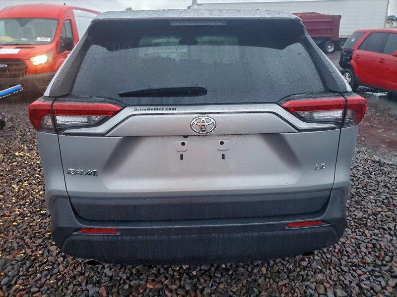 2022 Toyota Rav4 le