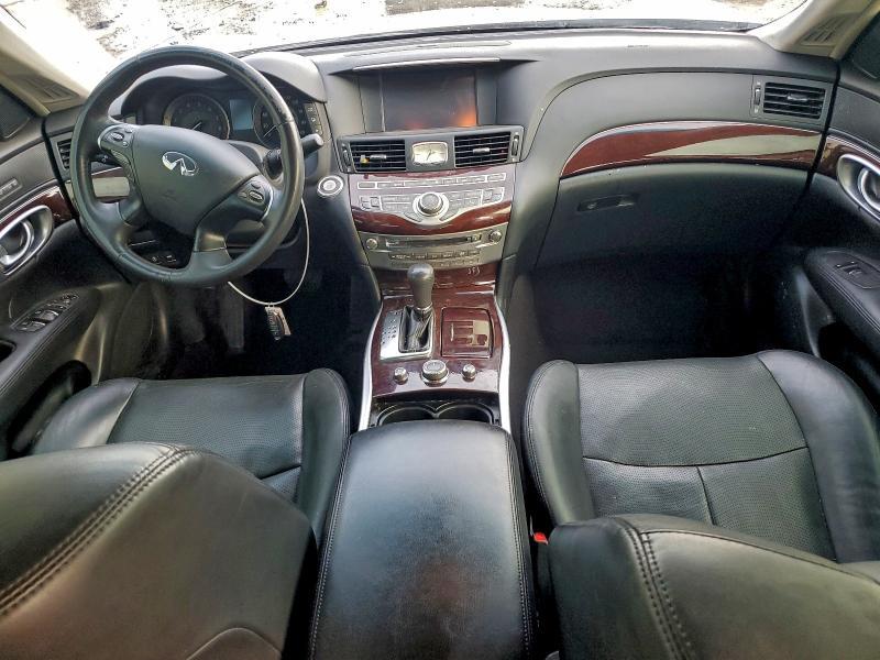 2016 Infiniti Q70 3.7