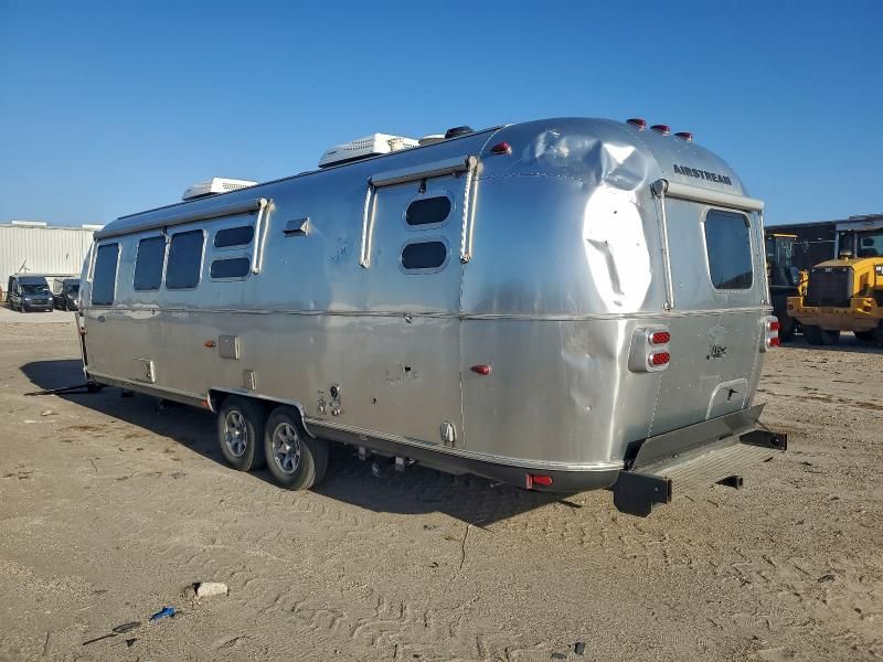 2015 Airstream Flying CLO