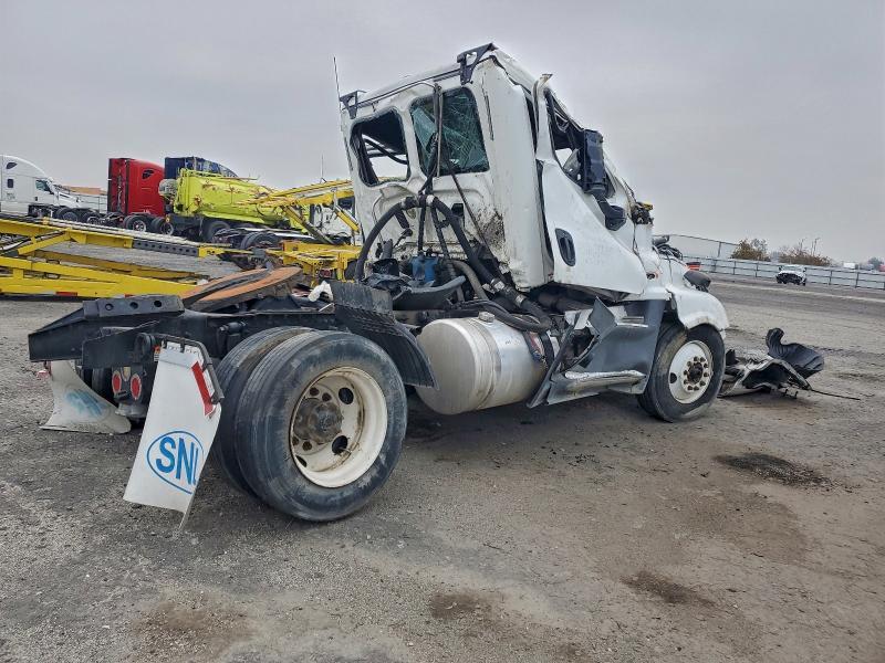 2016 Freightliner Cascadia 125 Semi Truck