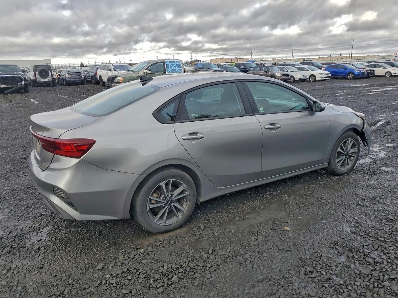 2023 KIA Forte lx