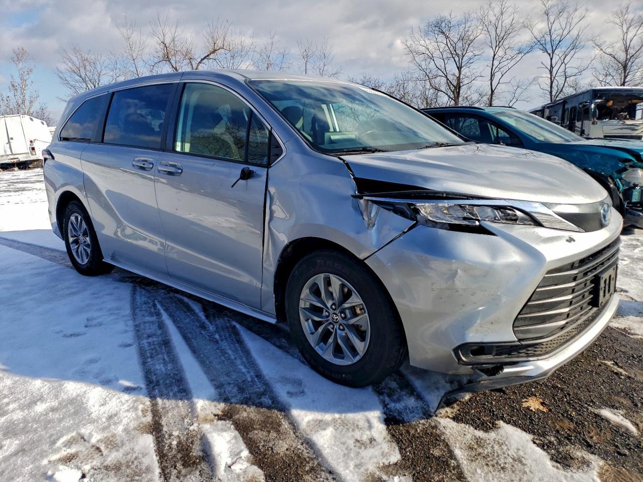 2022 Toyota Sienna le