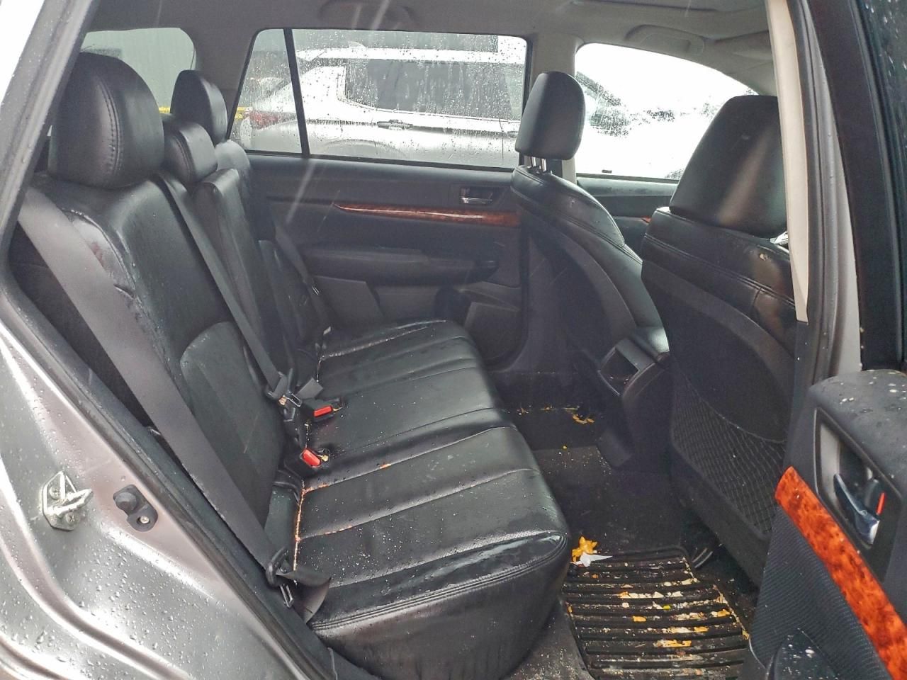 2010 Subaru Outback 2.5i Limited