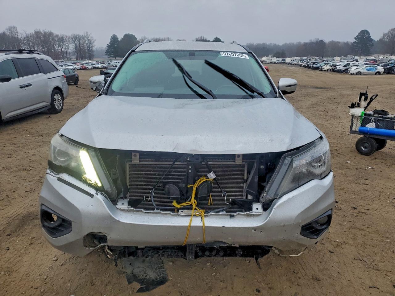 2018 Nissan Pathfinder s