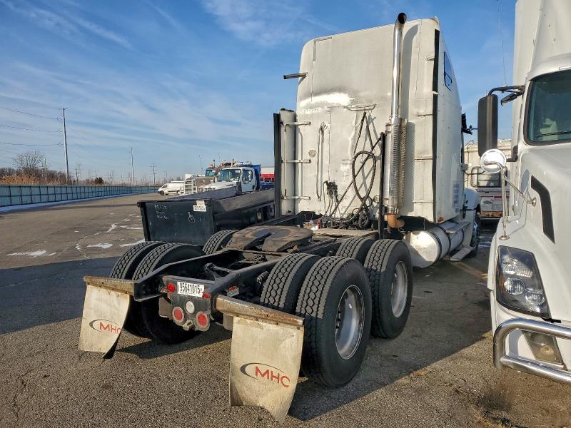 2013 Freightliner Columbia Semi Truck