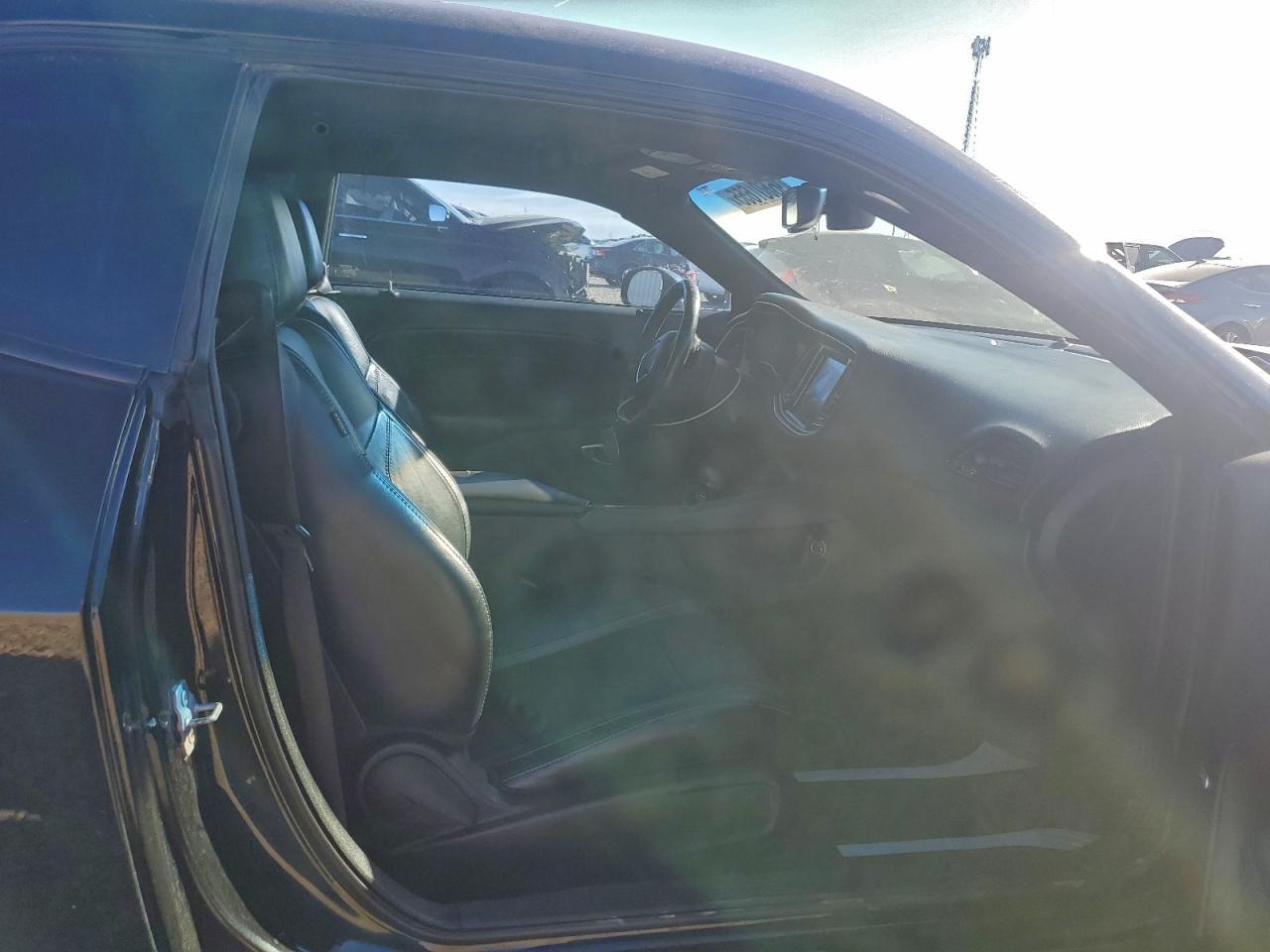 2016 Dodge Challenger sxt