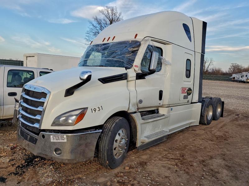 2021 Freightliner Cascadia 126
