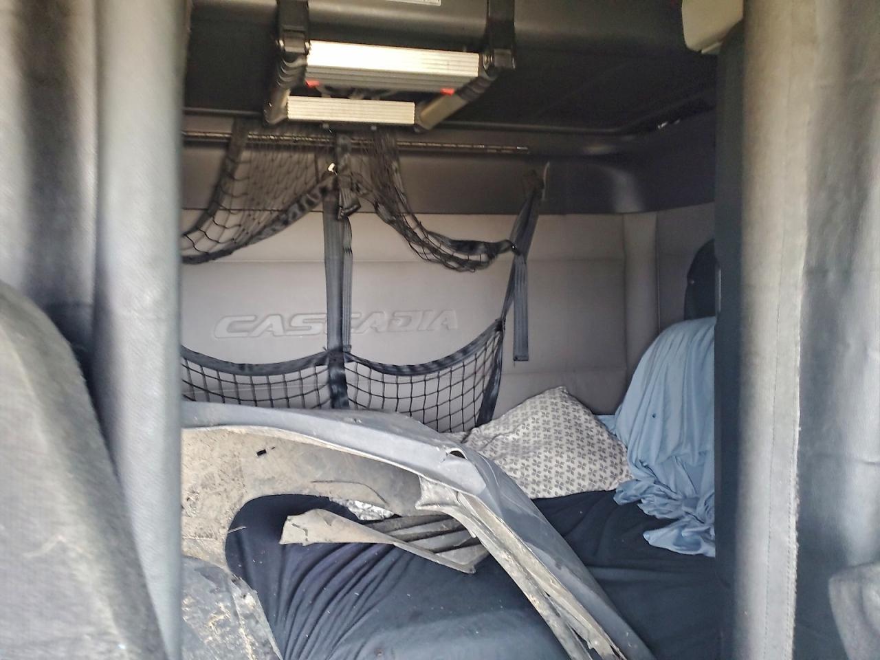 2019 Freigliner 2019 Freightliner Cascadia 126 Semi Truck