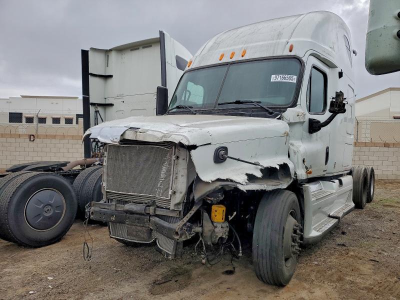 2012 Freigliner 2012 Freightliner Cascadia 125 Semi Truck