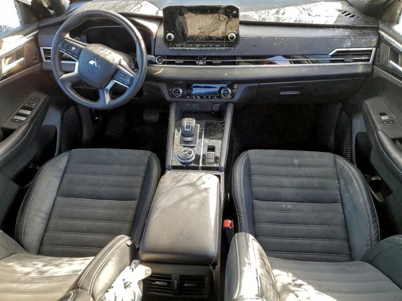 2023 Mitsubishi Outlander se