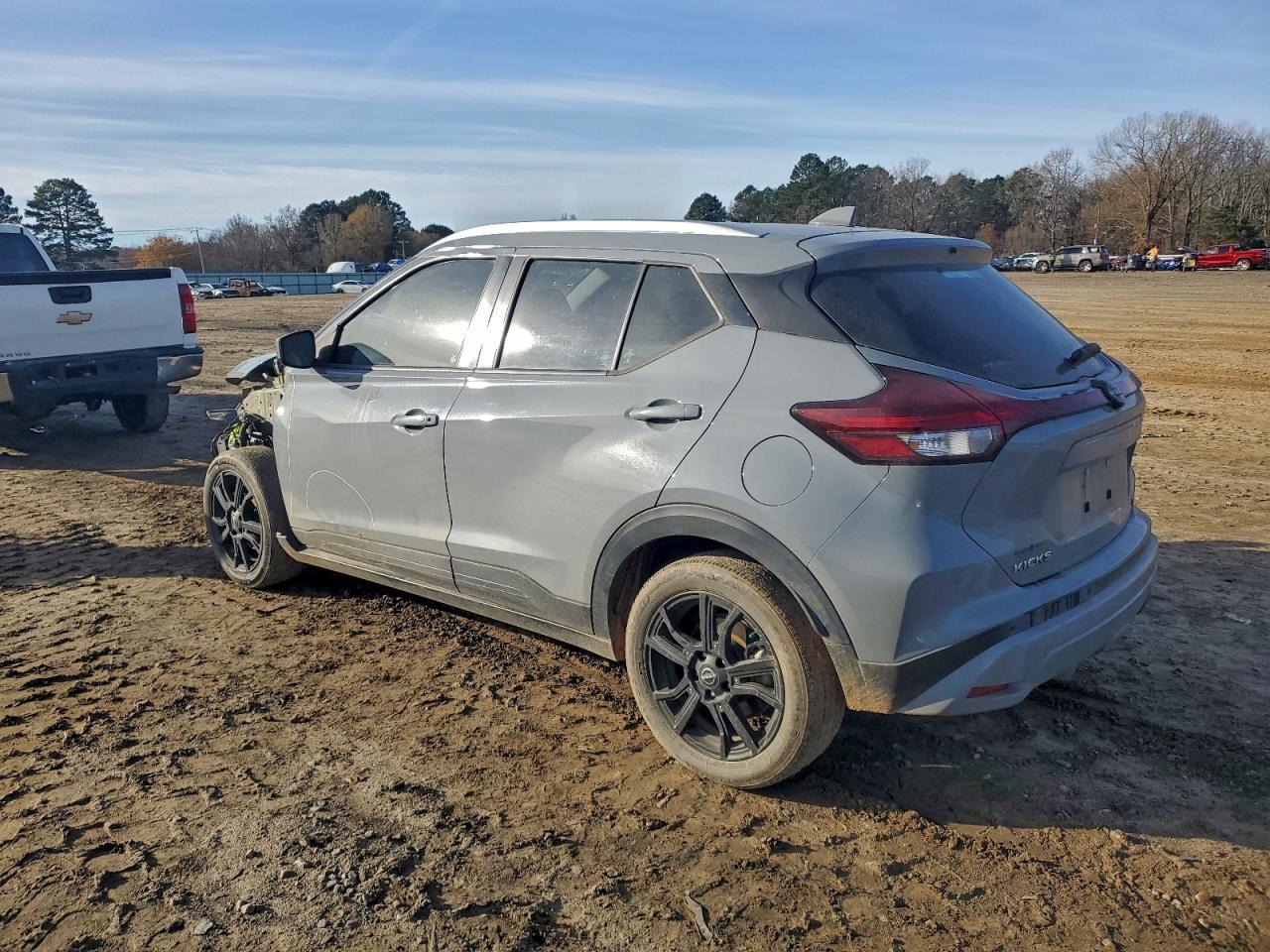 2022 Nissan Kicks sv