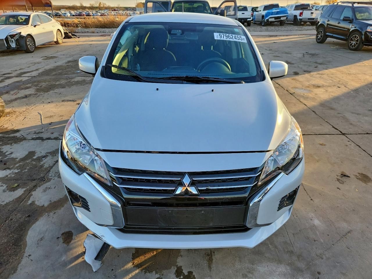 2024 Mitsubishi Mirage es