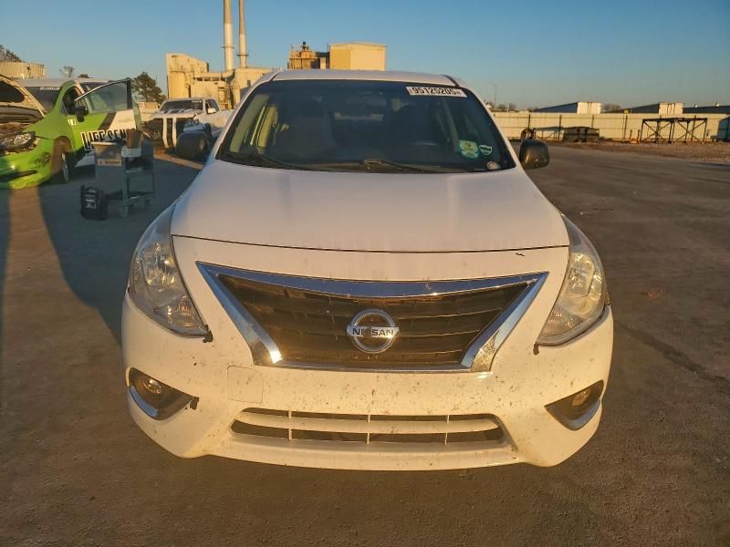 2015 Nissan Versa s