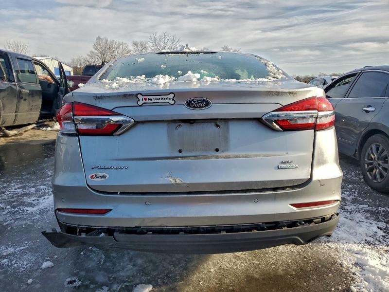 2020 Ford Fusion se