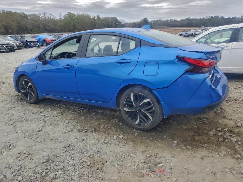 2023 Nissan Versa sr
