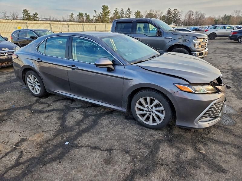 2021 Toyota Camry le