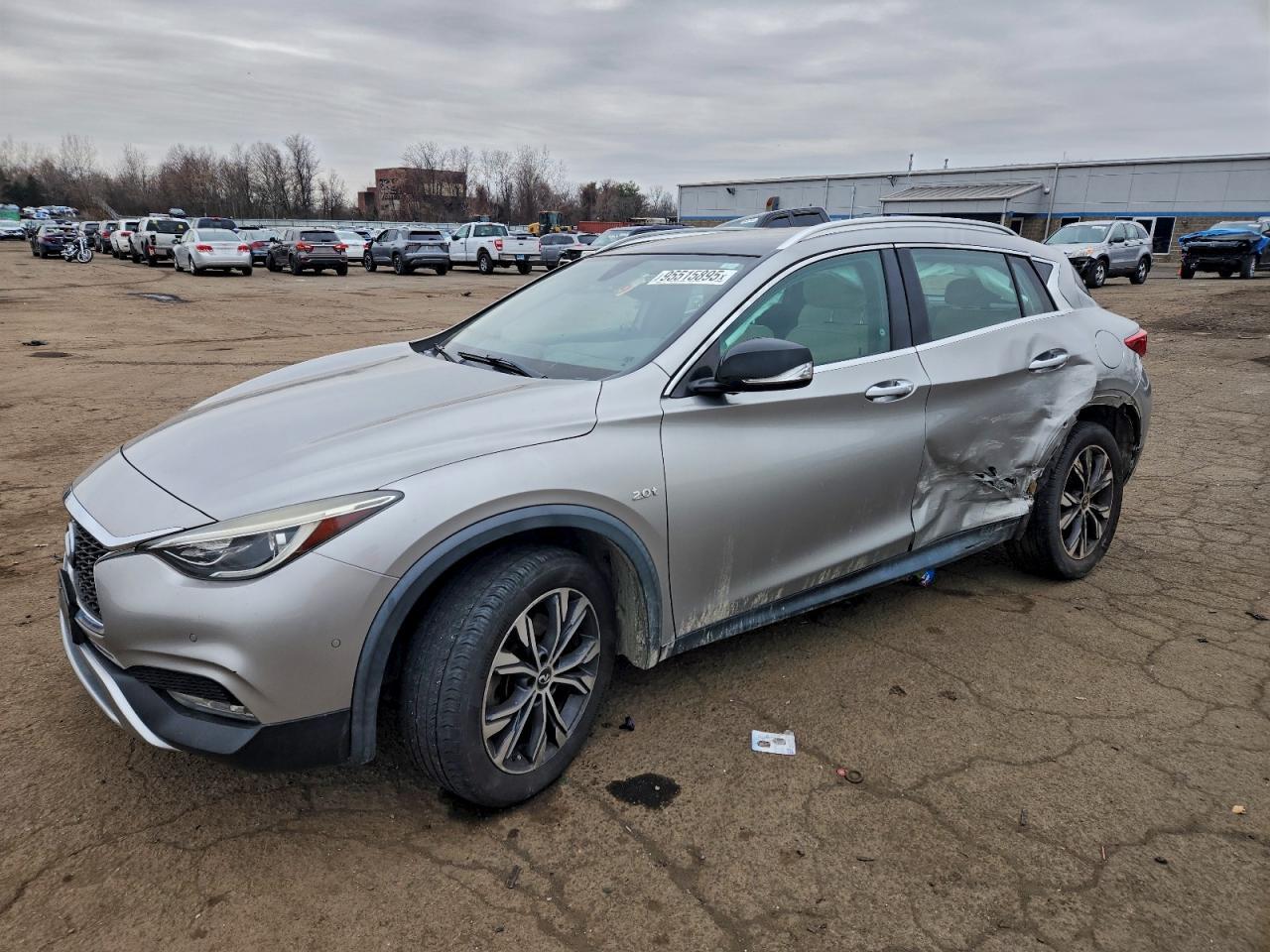2017 Infinity Qx30
