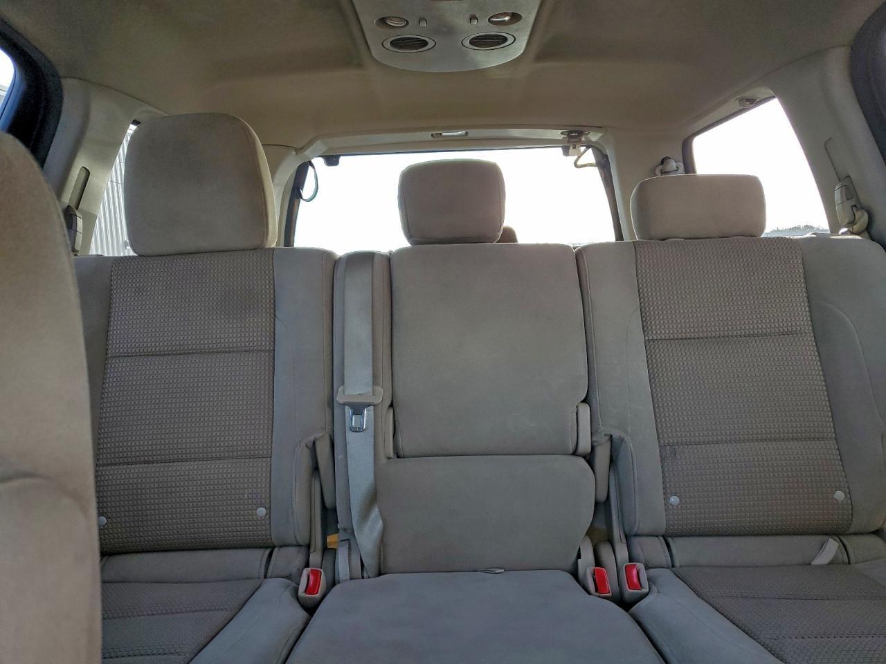 2012 Nissan Armada sv