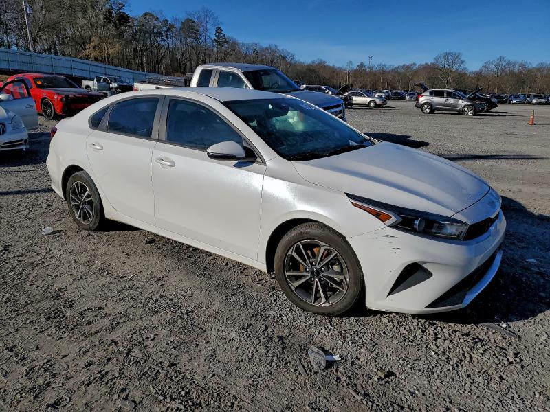 2024 KIA Forte lx