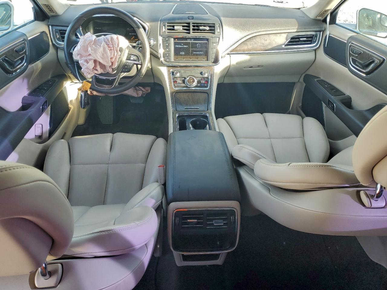 2018 Lincoln Continental Premiere
