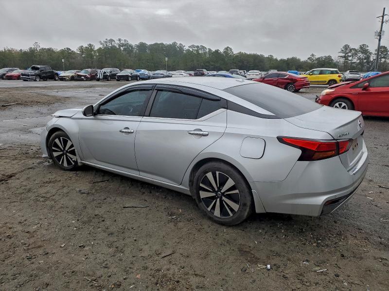 2021 Niss Altima 2.5 sv