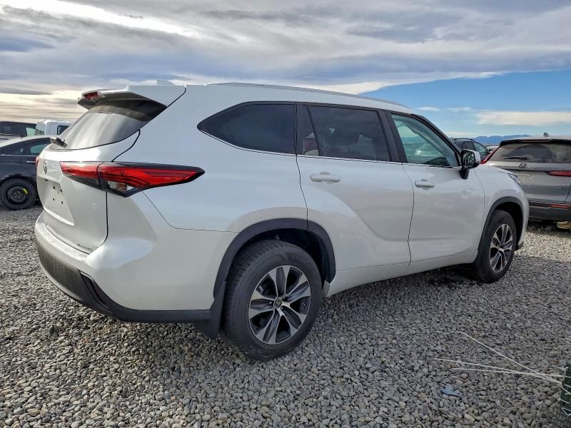2023 Toyota Highlander l