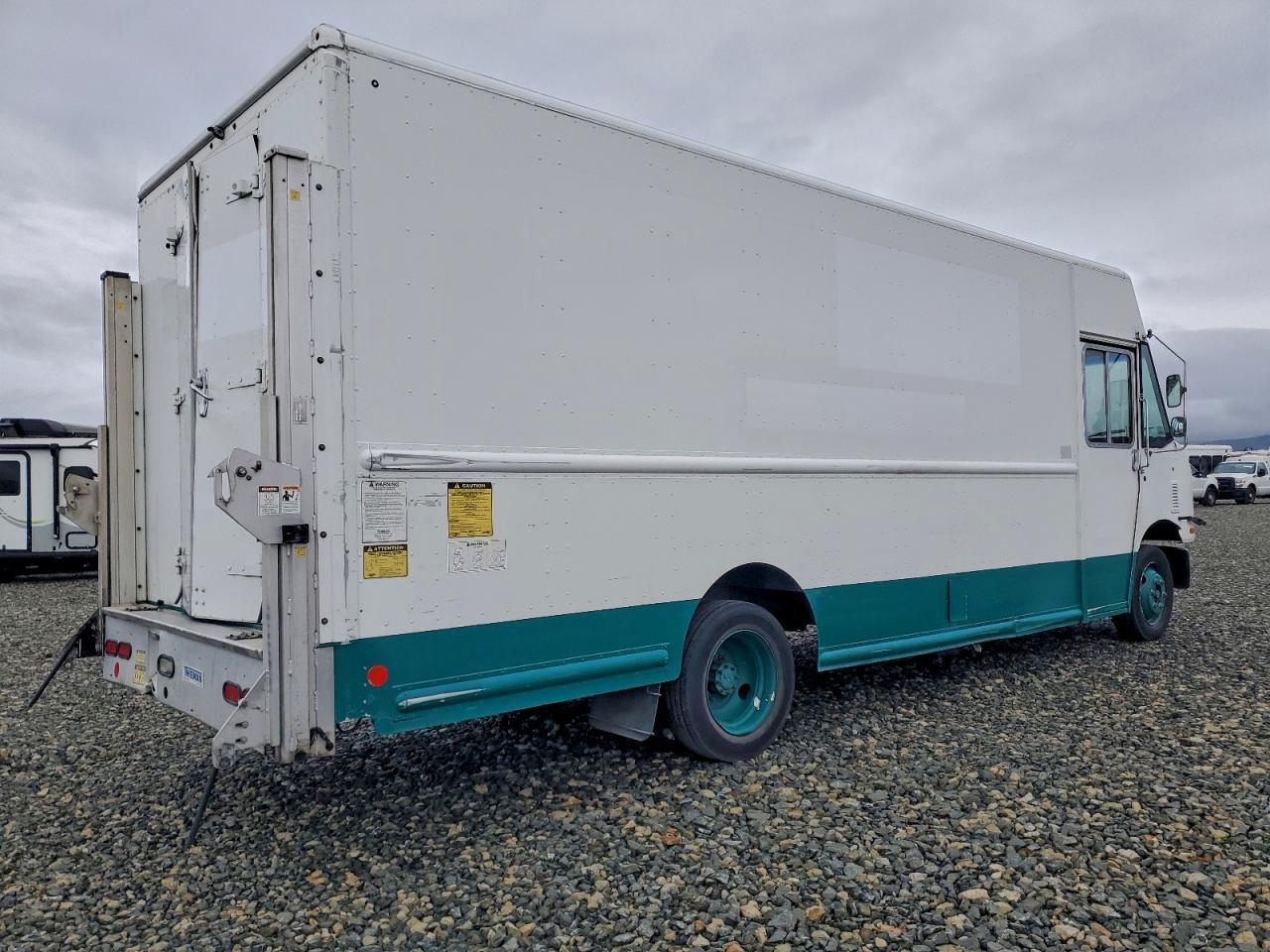 2012 Freightliner MT45G Delivery Truck