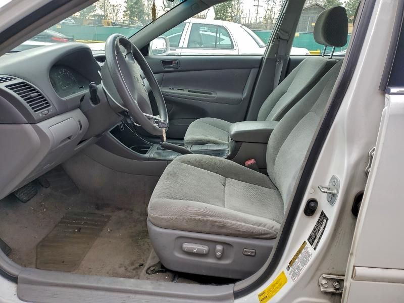 2004 Toyota Camry le