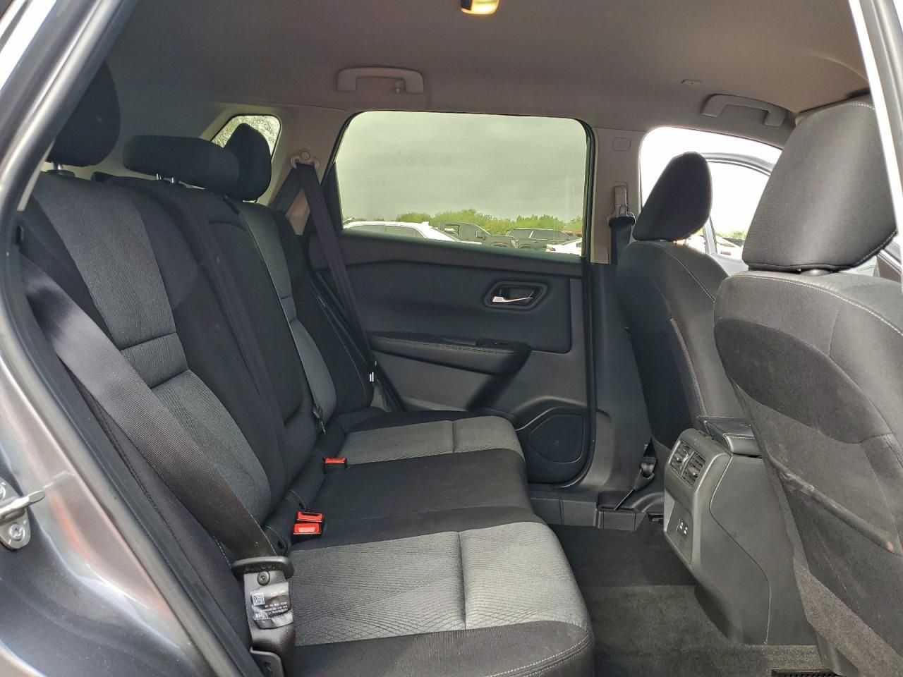 2024 Nissan Rogue sv