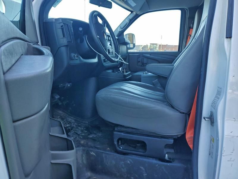 2015 Chevrolet Express 2500 Delivery van