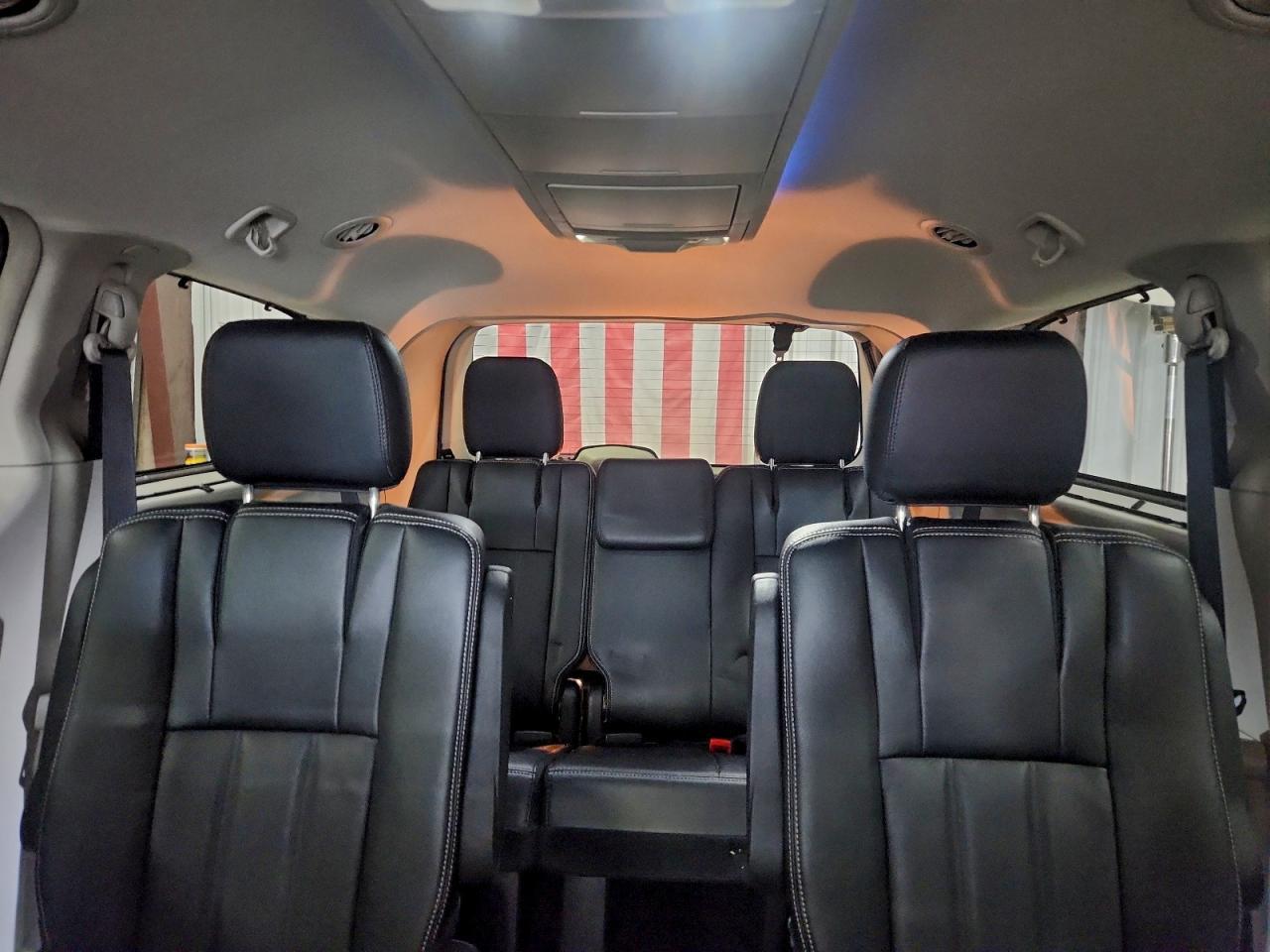 2014 Chrysler Town & Country Touring