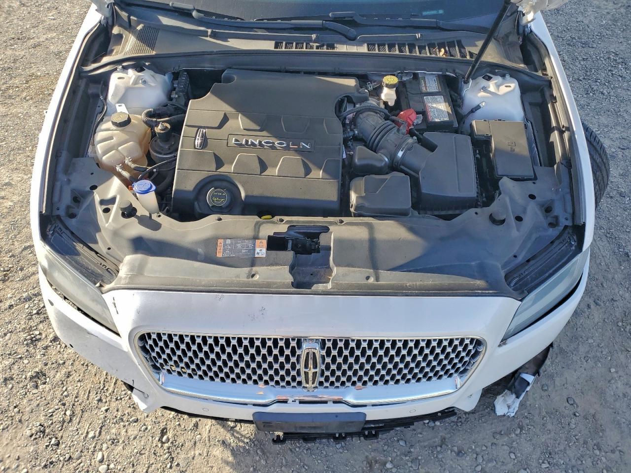 2018 Lincoln Continental Premiere