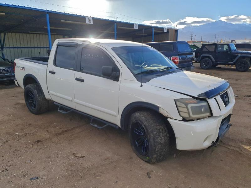 2010 Nissan Titan se