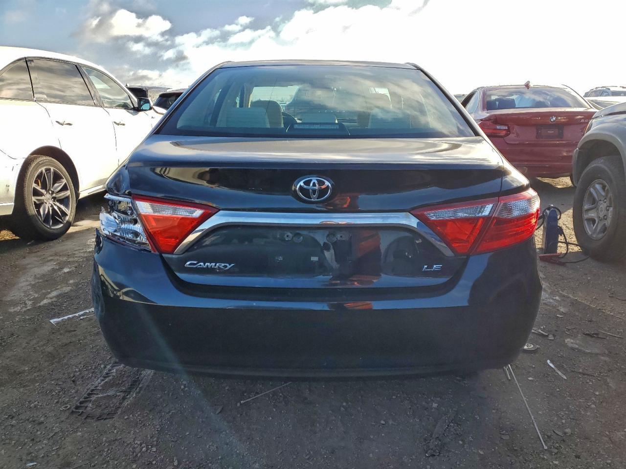 2015 Toyota Camry le