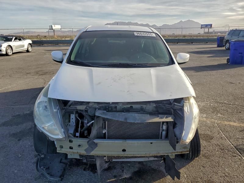 2015 Nissan Versa s