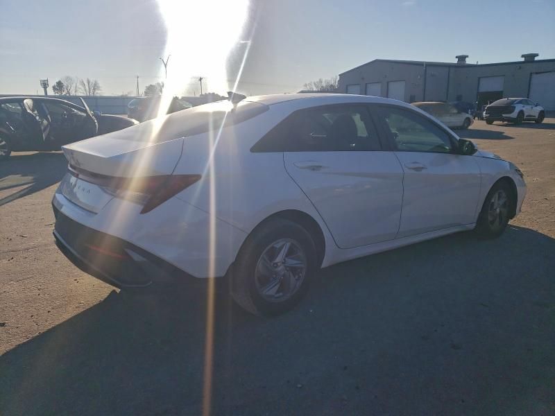 2024 Hyundai Elantra se