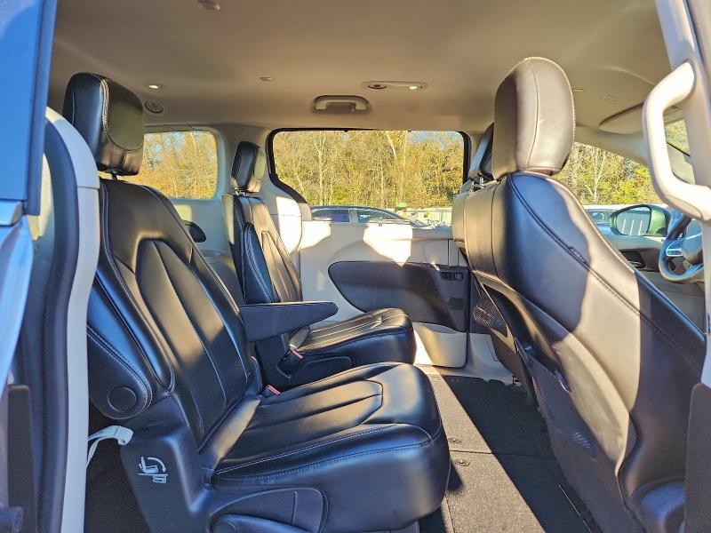2021 Chrysler Voyager lxi