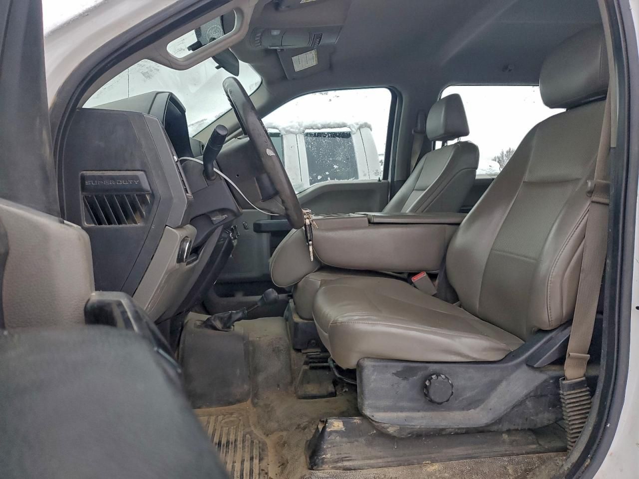 2017 Ford F550 Super Duty Flatbed Truck