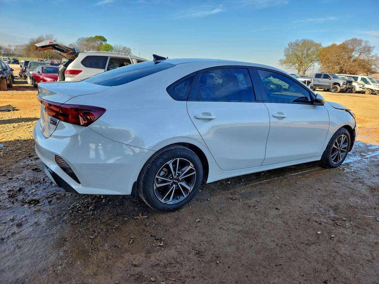 2024 KIA Forte lx
