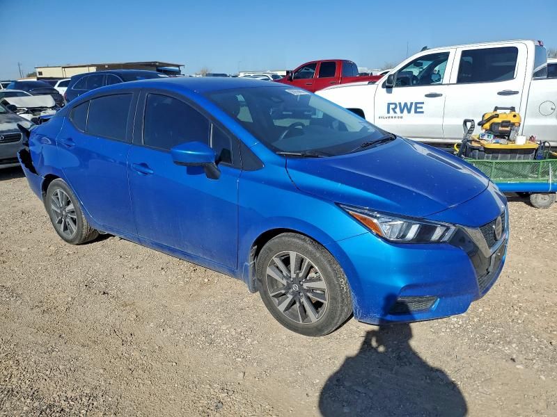 2022 Nissan Versa sv