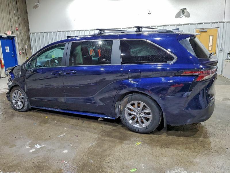2025 Toyota Sienna le