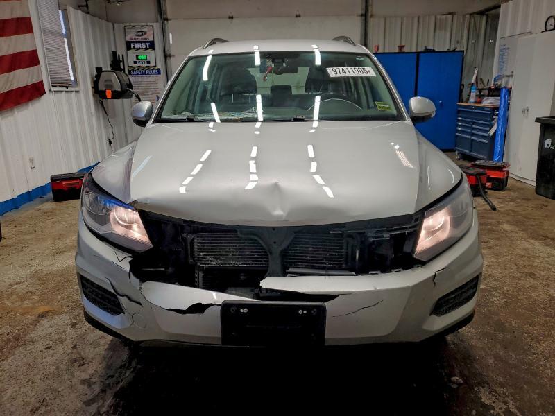 2016 Volkswagen Tiguan s