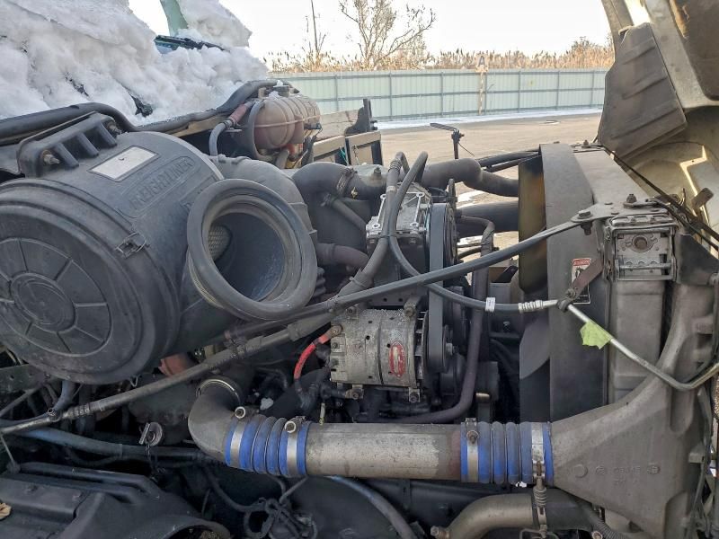 2013 Freightliner Columbia Semi Truck